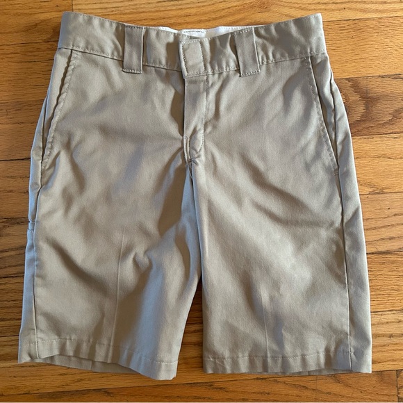 Dickies Men’s Slim Fit Flat Front Tan Shorts Size 29 - Picture 1 of 11